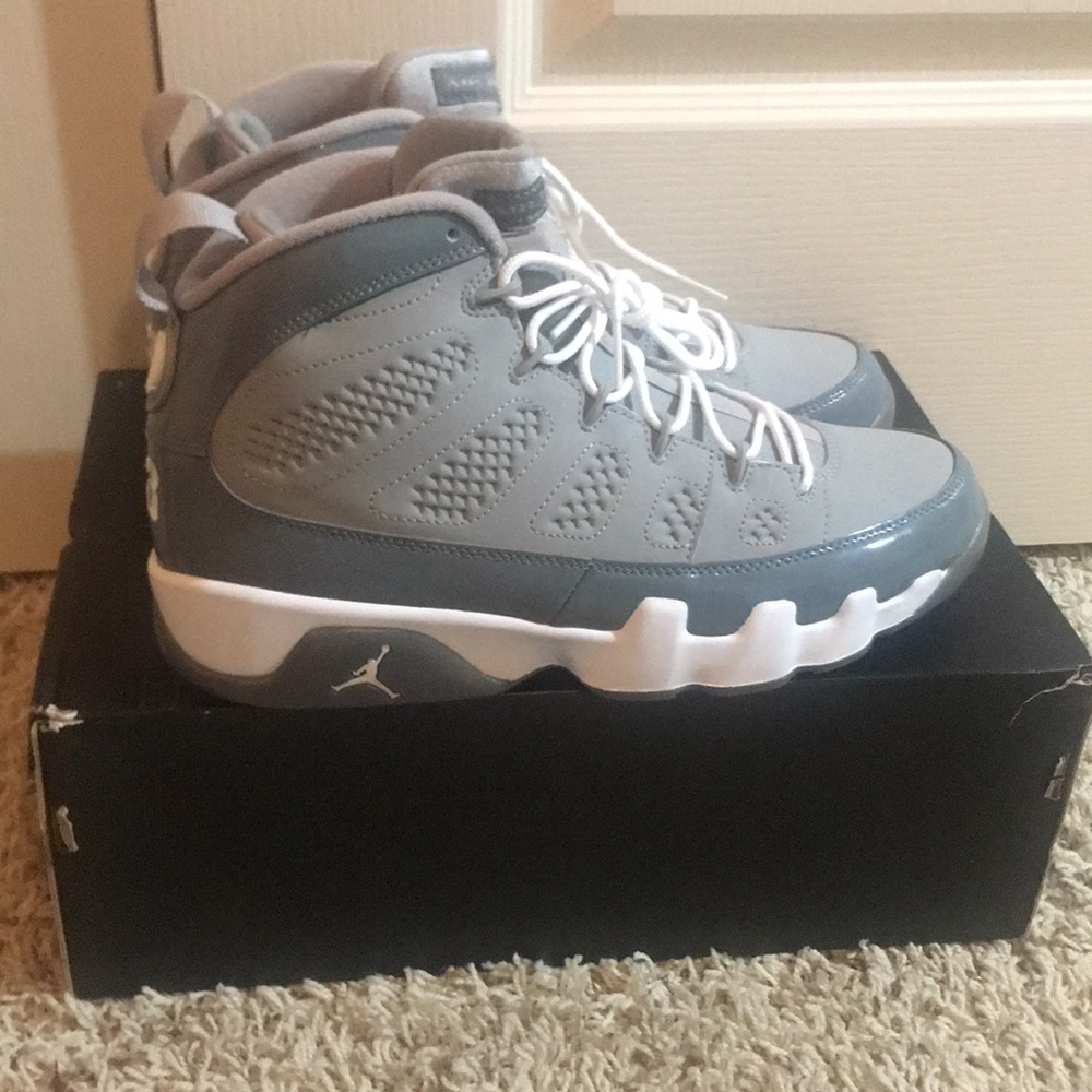 Cool Gray 9s